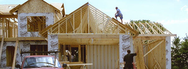 builders building a home