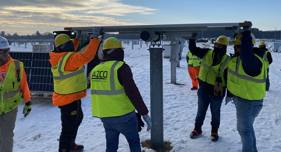 Crews install solar panels at the Bear Creek Solar Project. (Jan. 13, 2022)