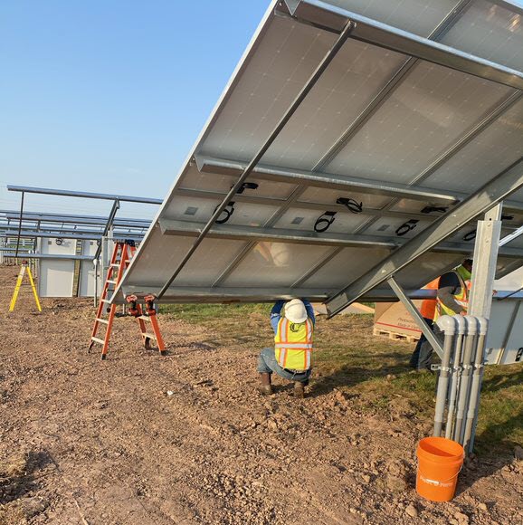 Fond du Lac Community Solar construction photo