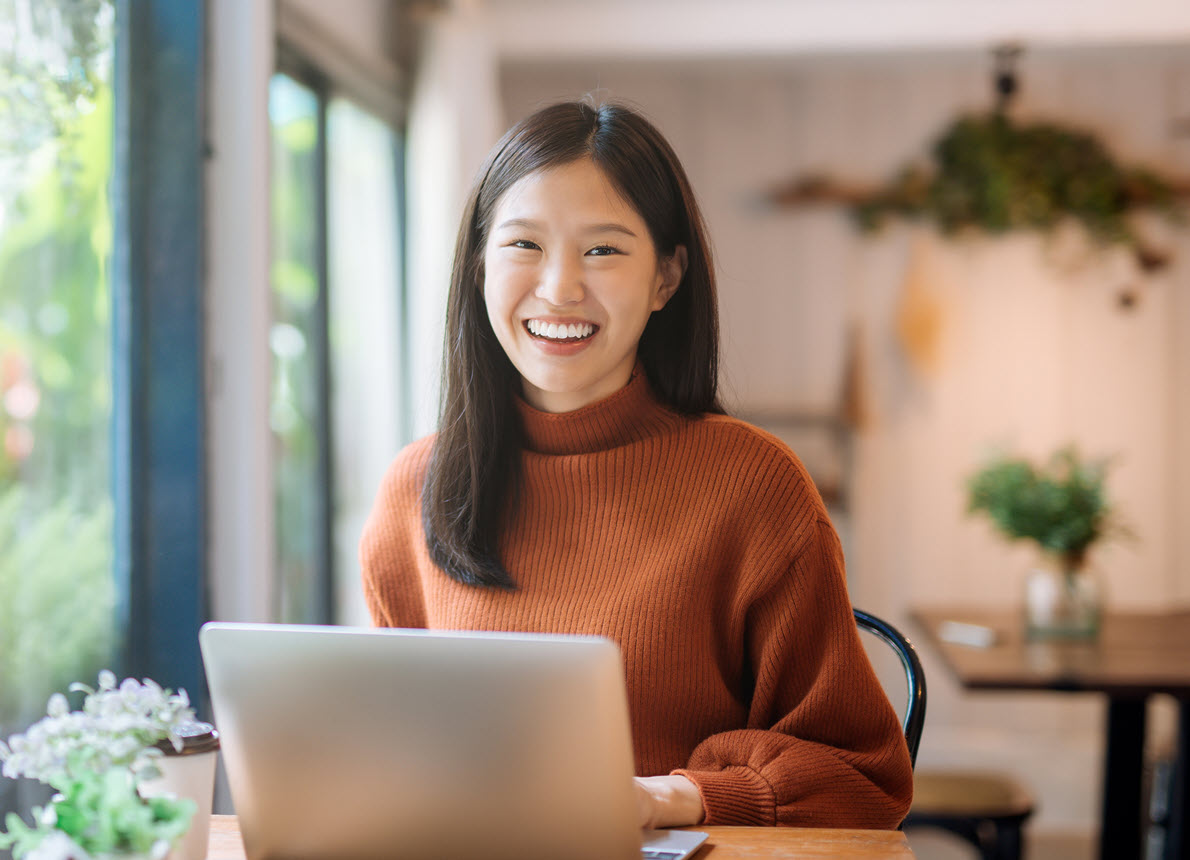 female student at laptop