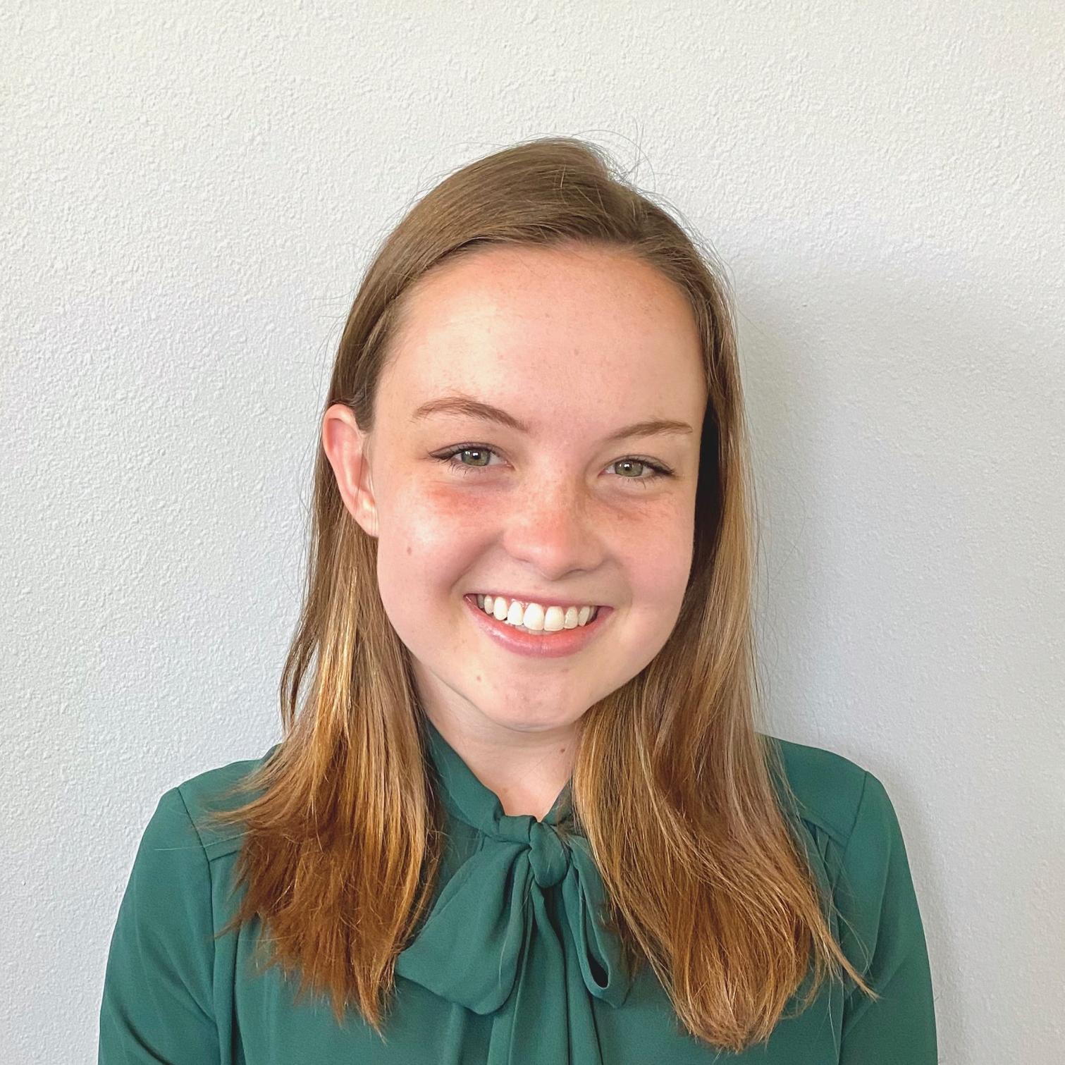 Karina Kloth headshot.