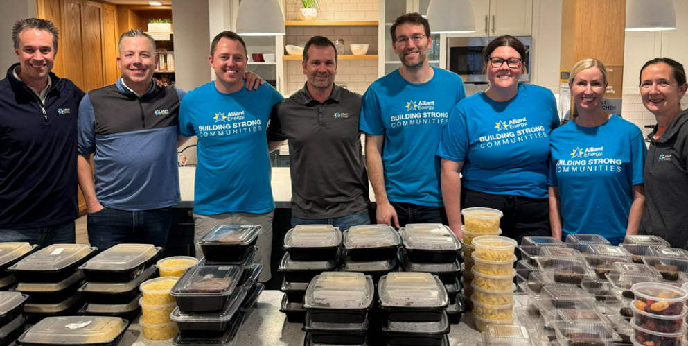 Alliant Energy employee volunteers at a food bank