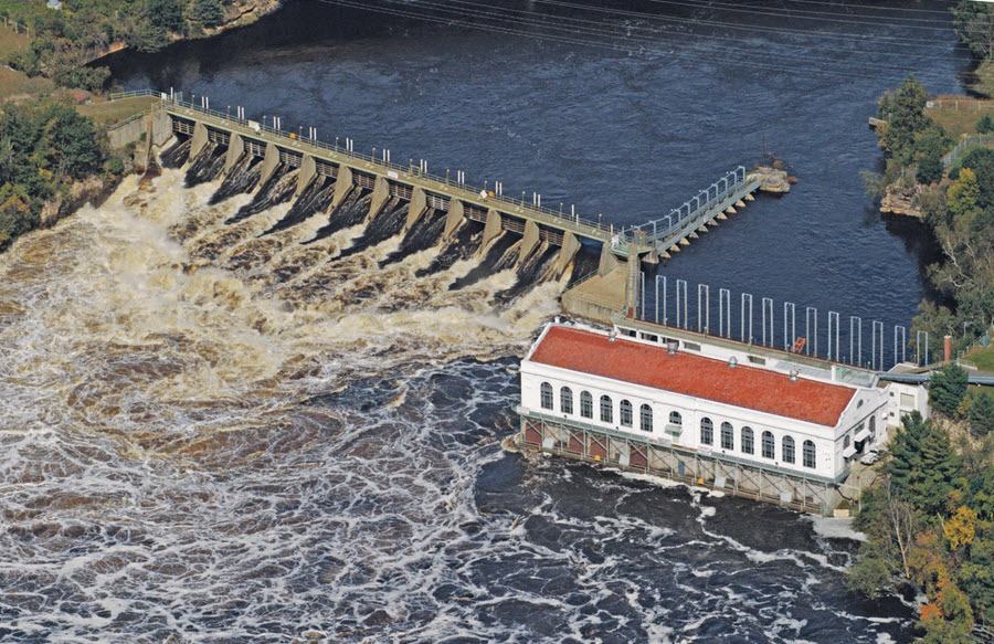 Aerial view of the Wisconsin River running through the Kilbourn Dam in Wisconsin Dells, Wisconsin. 