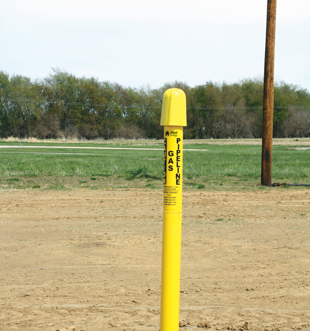 Gas pipeline marker pole