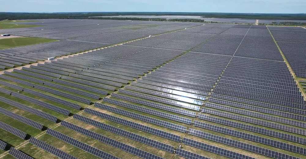 Drone image of the Wood County Solar facility.