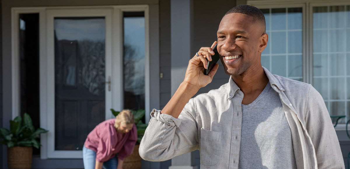 Man calling 811