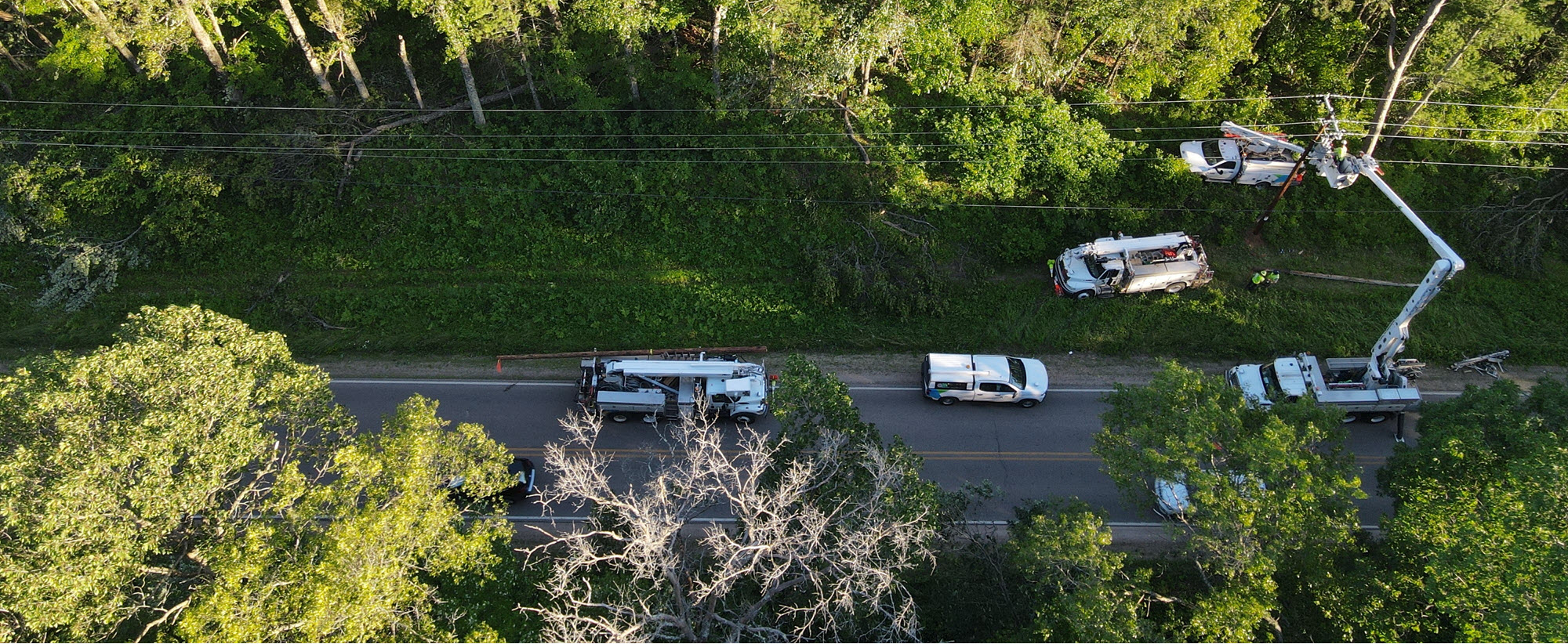 Utility trucks repairing equipment
